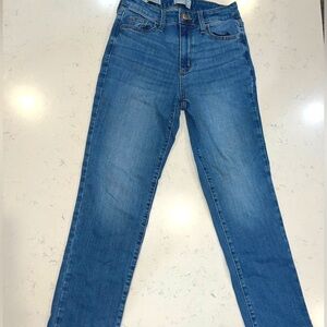 Women’s High Rise Slim Straight Jeans